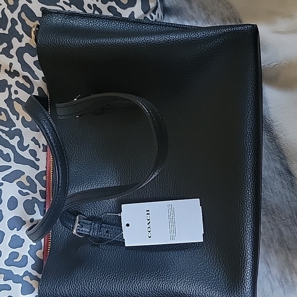 ××××Coach Giveaway××××  9 different pampered items - Picture 2 of 7